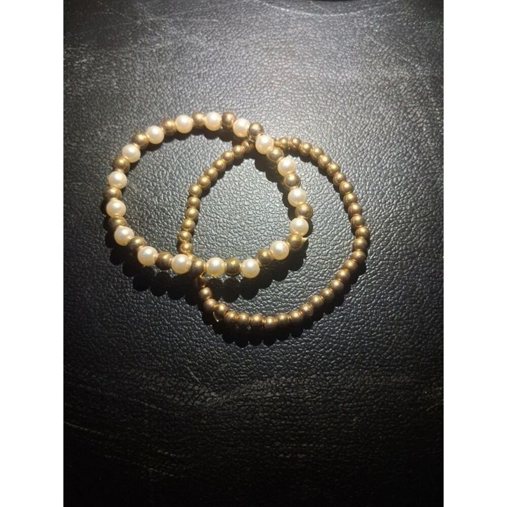 Pearl bracelets with gold finish